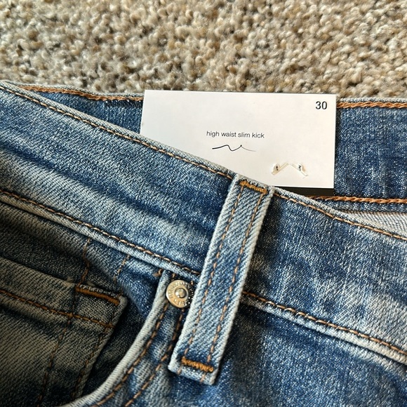 NWT 7 For All Mankind HIGH WAIST SLIM KICK WITH LONG SIDE HEM AND DESTROY, Sz 30 - Picture 7 of 10